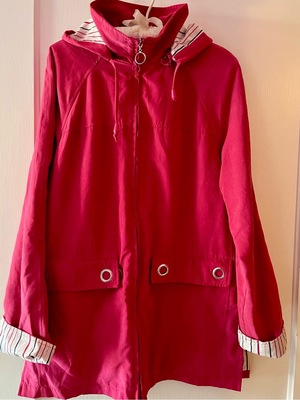 Red Hooded Jacket Vintage Look Grommet Pocket Casual Zip Coat with Hood